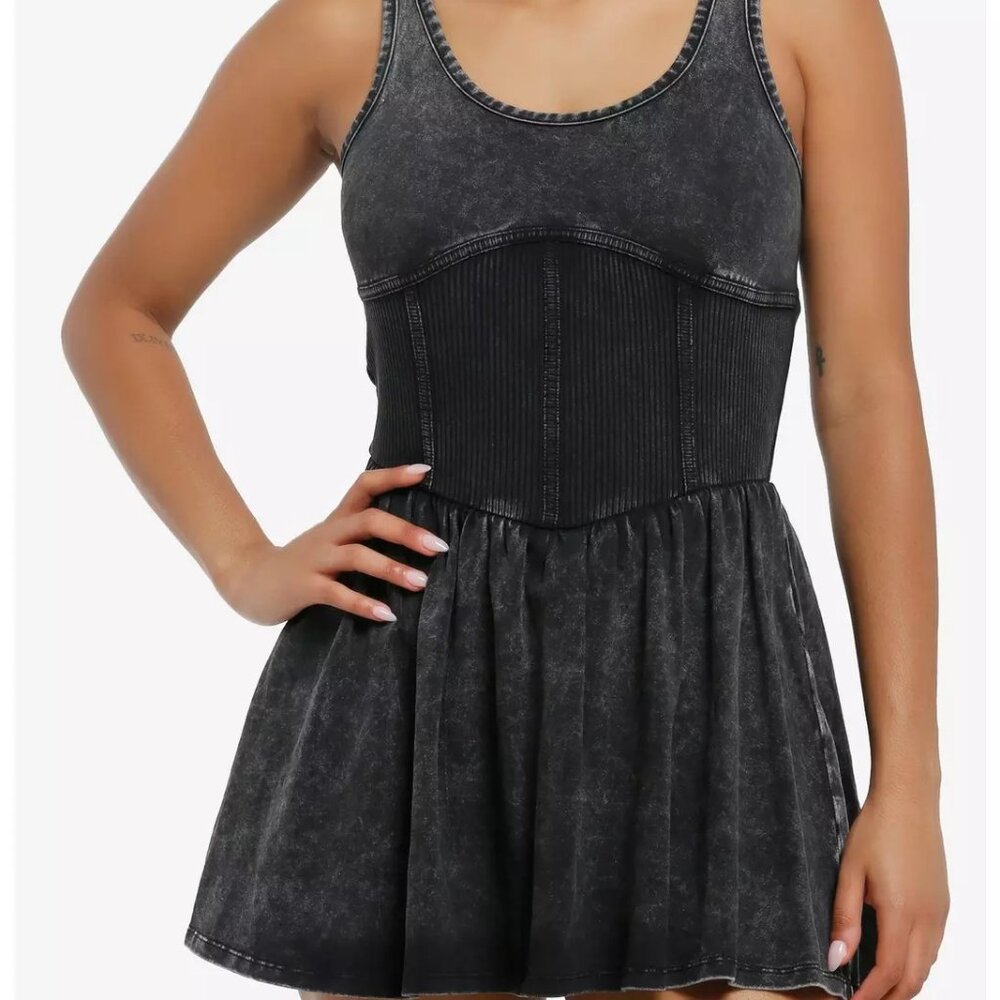 NWT $39.90 HOT TOPIC Washed Black Corsetted Tank Skater Dress w/shorts – Small